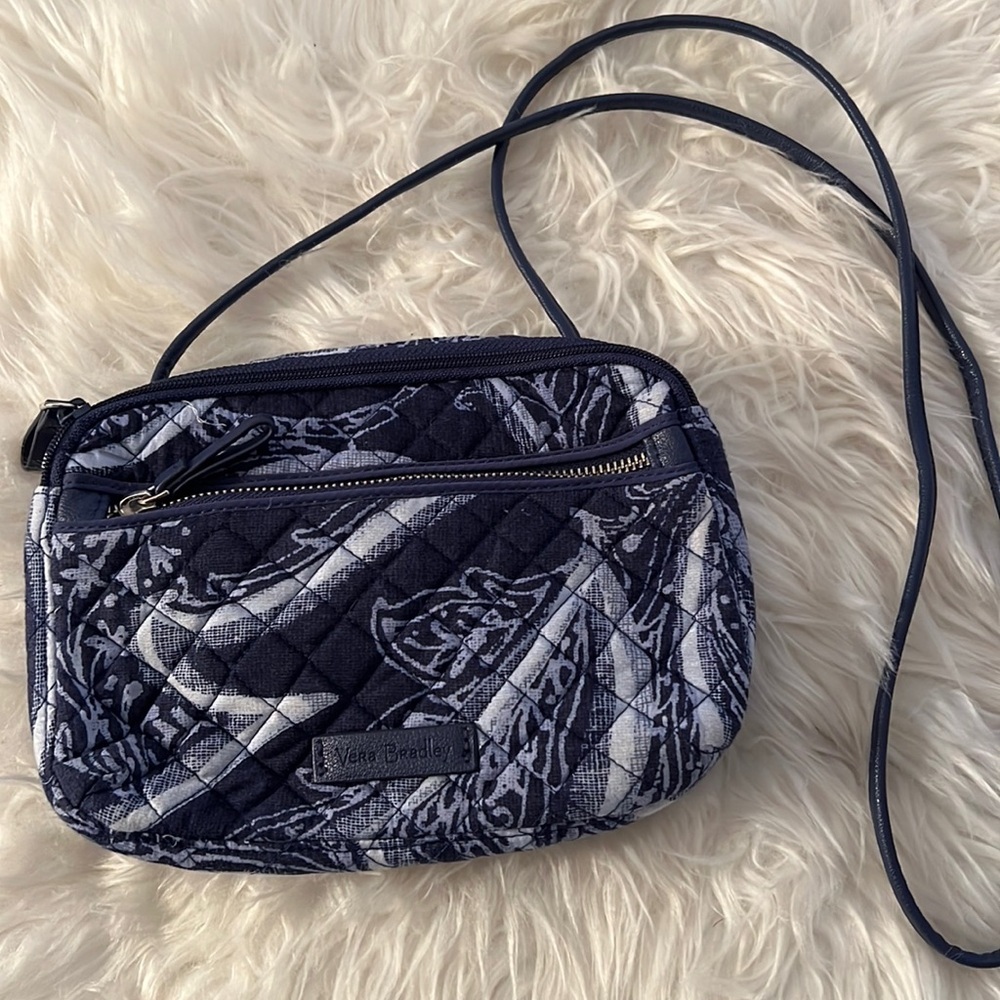 SOLD- Vera Bradley crossbody bag small